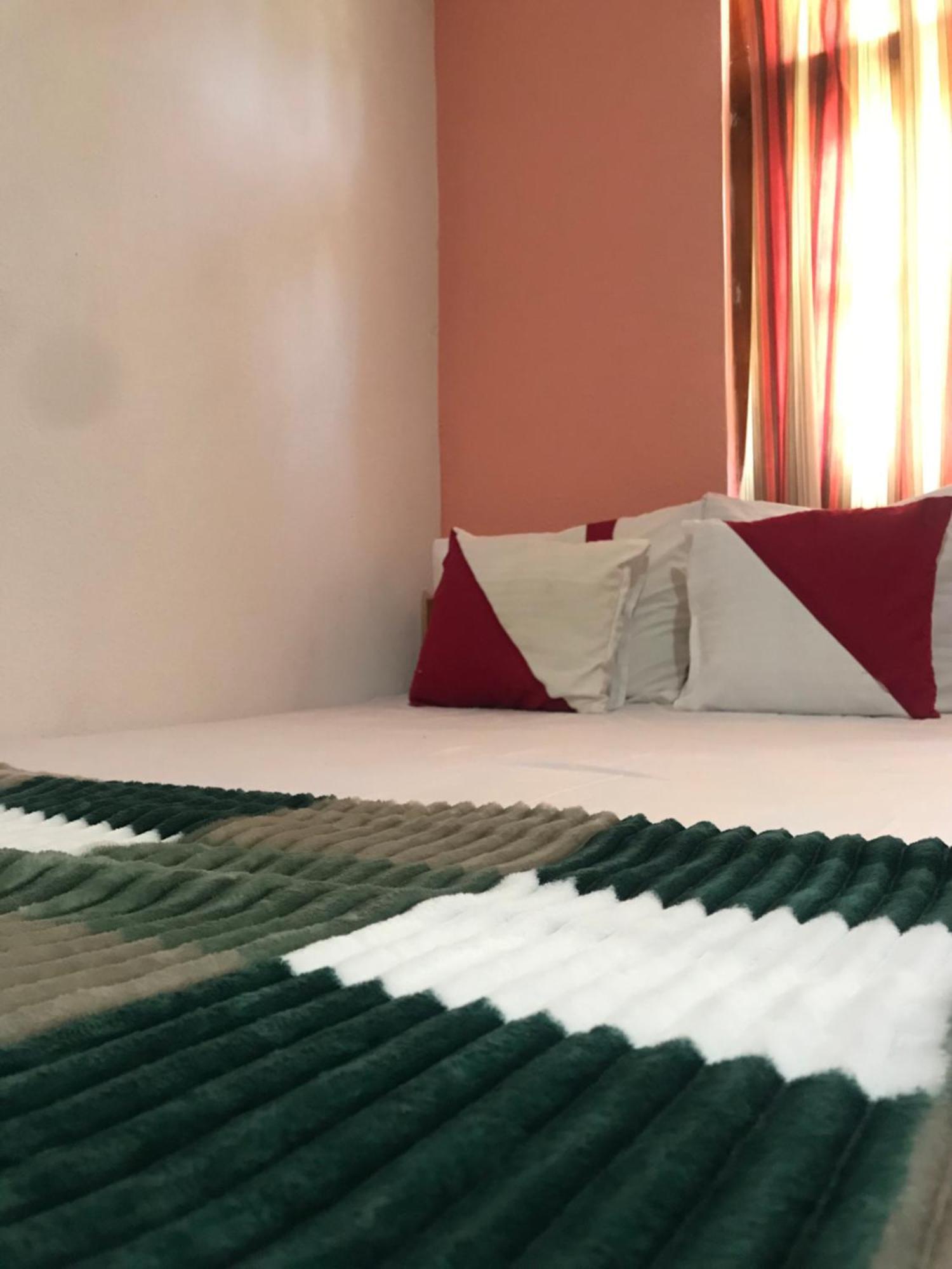 Aurora Residence Νουβάρα Ελίγια Εξωτερικό φωτογραφία